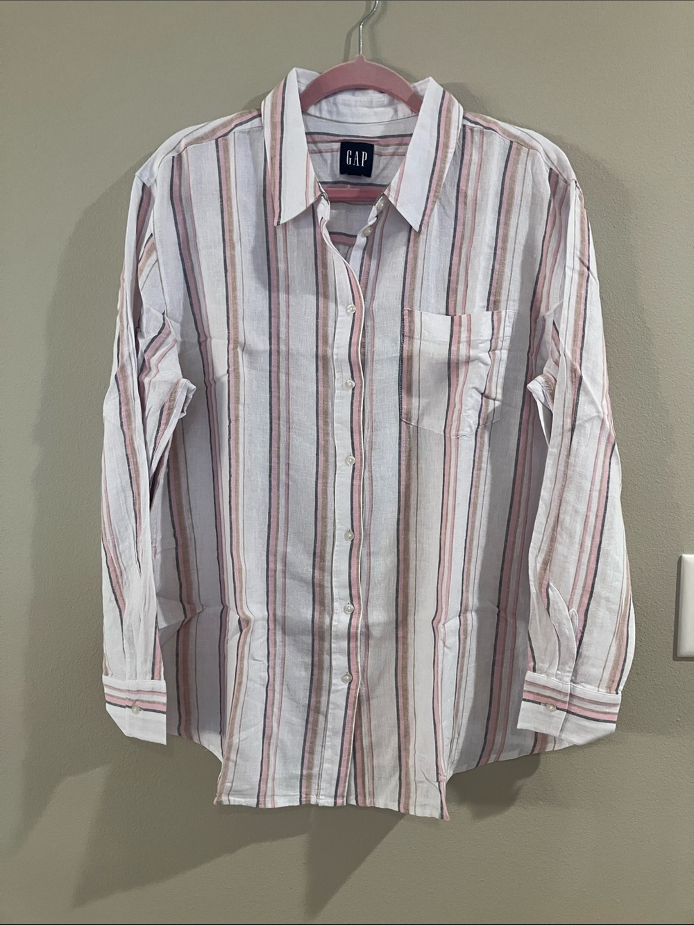 GAP Women's Linen Button-Down Shirt